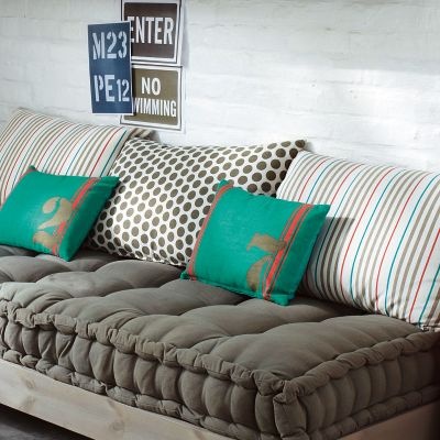 Irrésistibles coussins ! floriane lemarié Matelas banquette idee