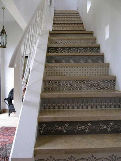 Les marches d'escalier jouent la déco ! floriane lemarié Escalier décor Metallique