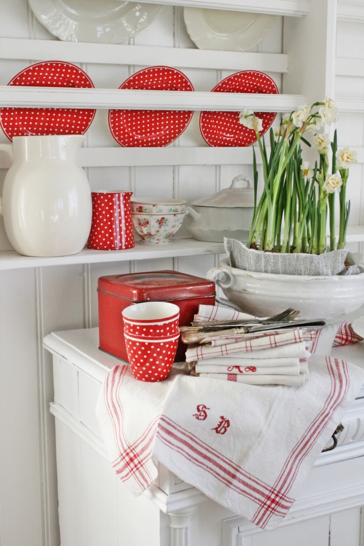 La déco en rouge et blanc floriane lemarié