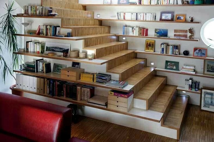 L'escalier est aussi un espace de rangement ! floriane lemarié Rangement Escalier désign
