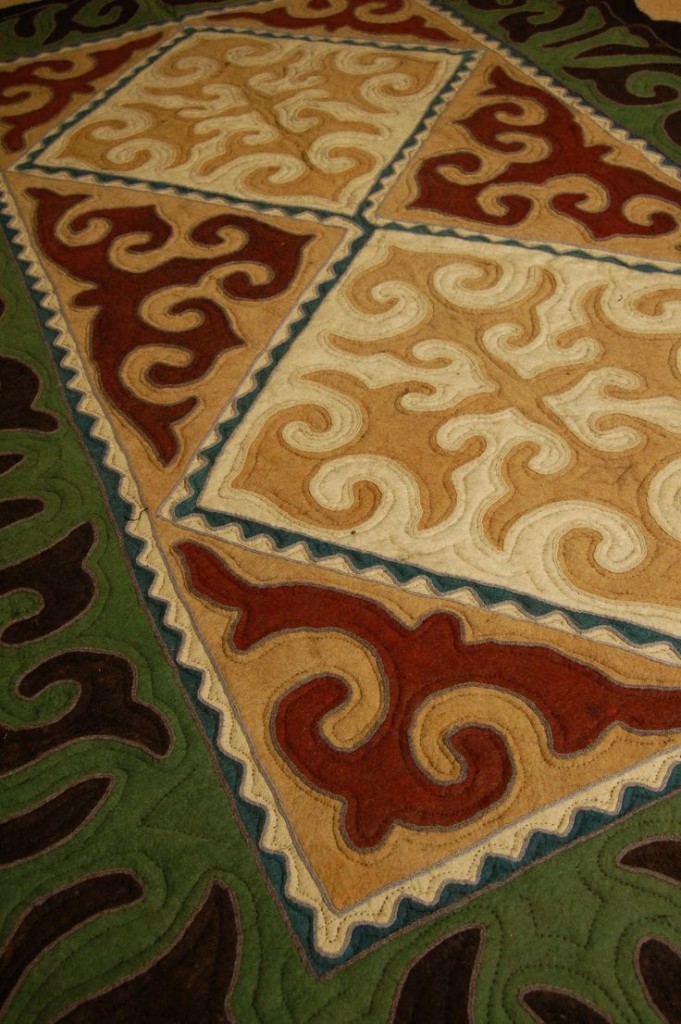 Tapis découpe spéciale selle portugaise marron - SELLERIE ESPAGNOLE