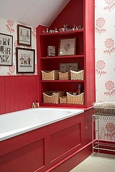 Décoration salle de bain rouge