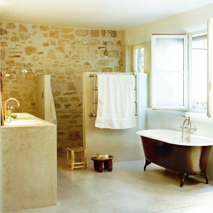 Décoration salle de bain en pierre
