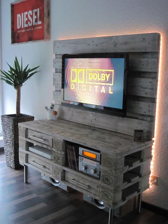 Décoration meuble TV palettes