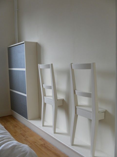 Décoration DIY valet de chambre avec des chaises